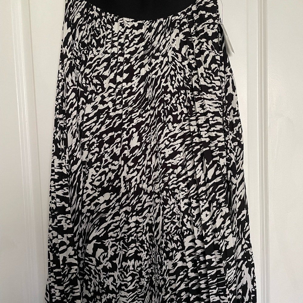Elegant Black and White Women's Skirt